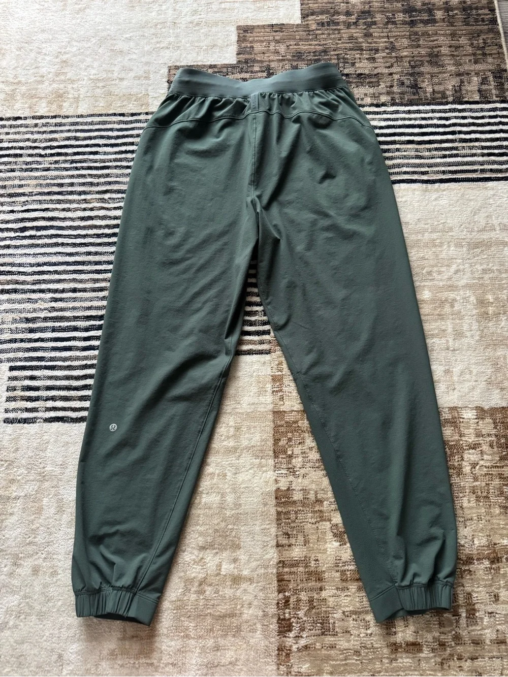lululemon athletica Women's License to Train High-Rise Joggers size 8
